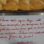 Dono de padaria que doa pão a quem não pode pagar comenta repercussão: ‘Freguesia até aumentou’